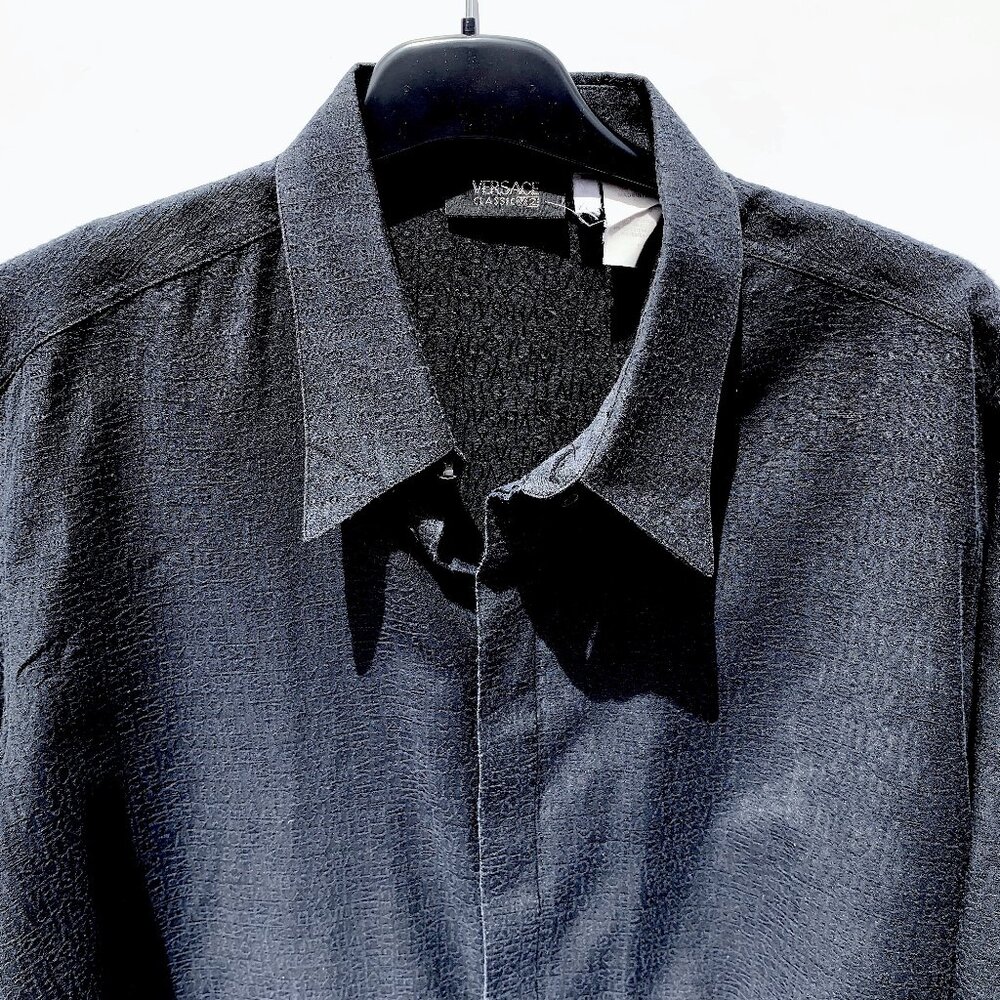 VTG Men’s Classic V2 Versace All Over Print Monogram Black Button Up Shirt XB